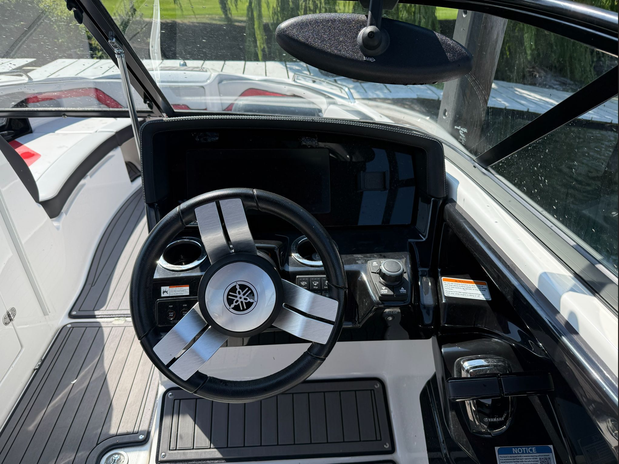 2018 Yamaha Boats 242X E-Series - 11