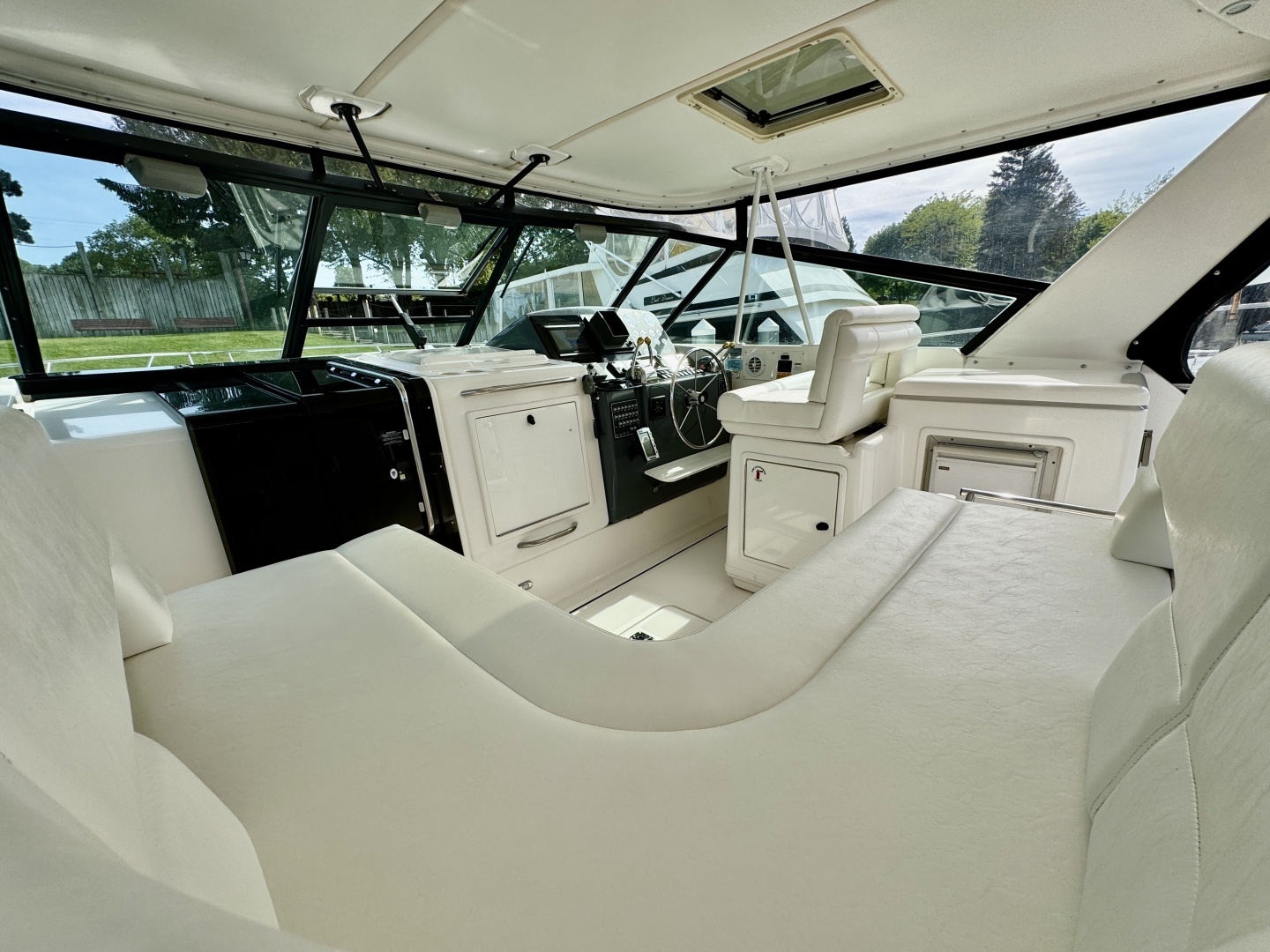 1999 Tiara Yachts 4100 Open - Image 3
