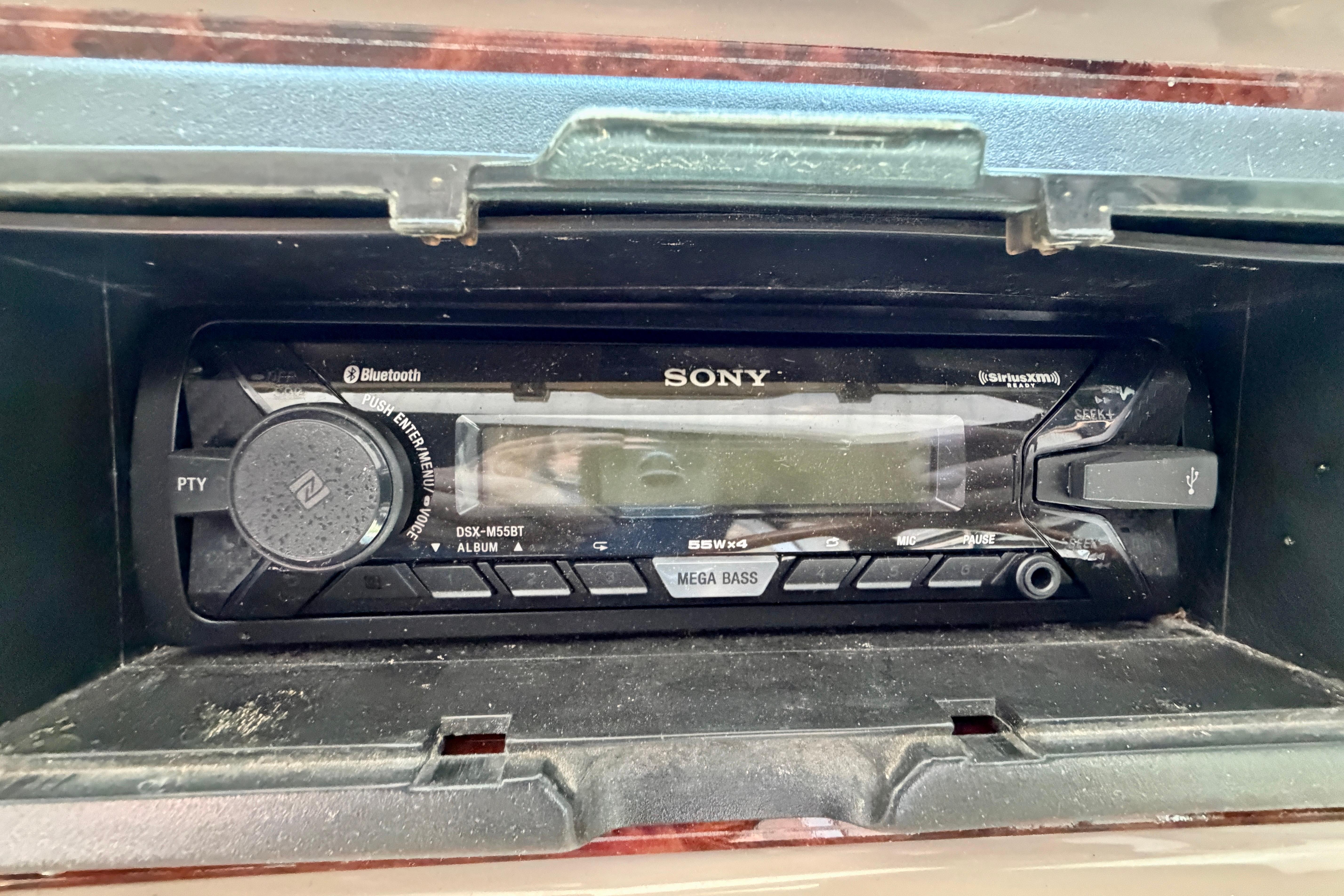Sony car stereo with Bluetooth in a 1997 Avanti 4085 Sunbridge.