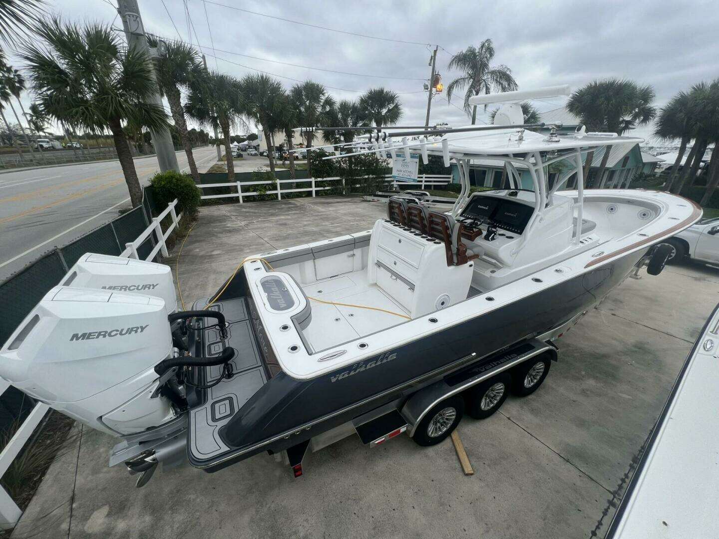 2023 Valhalla Boatworks V-33 - Image 7