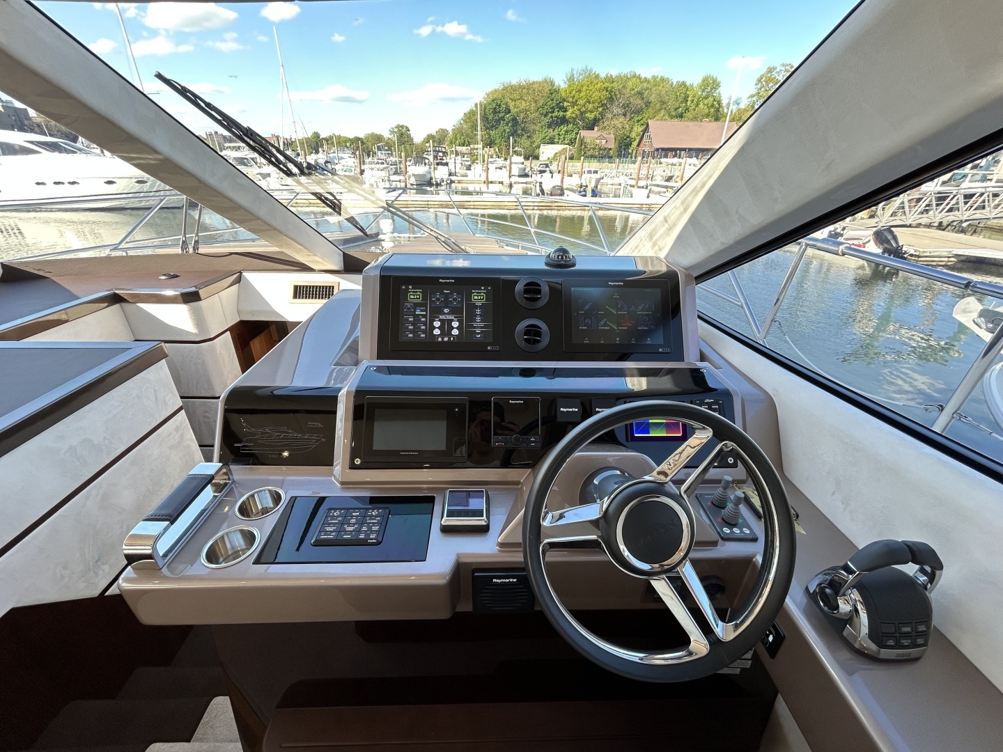 2019 Galeon 550 FLY - Image 14
