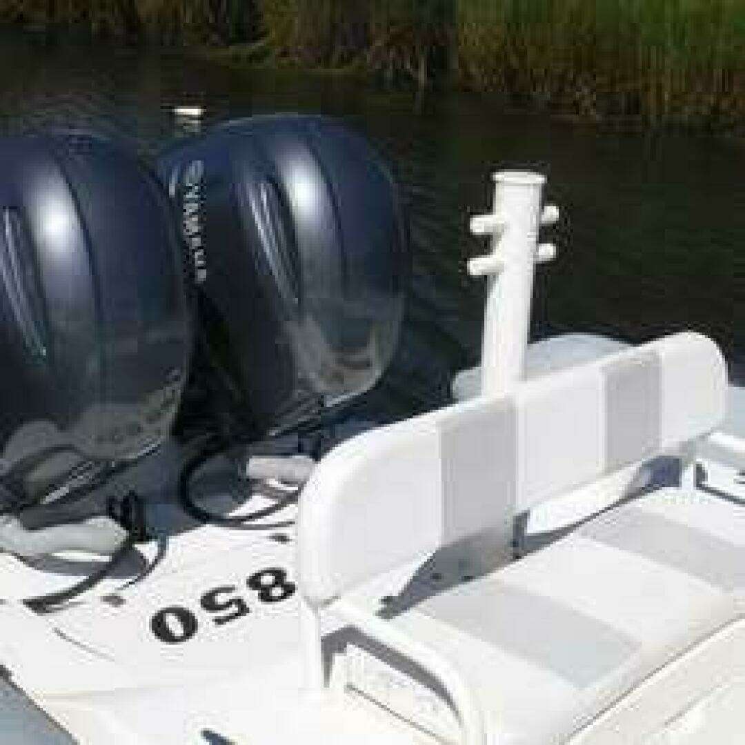 2015 Zodiac PRO 850 OPTIUM & Custom Trailer - Image 3