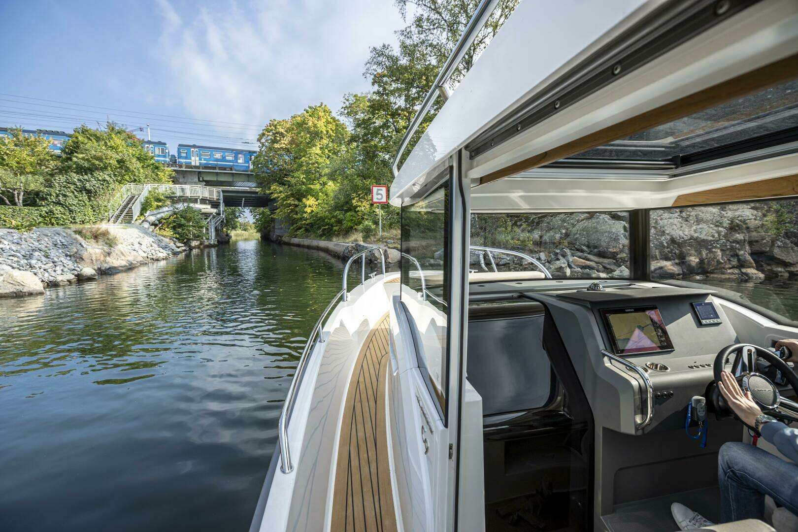 2026 Nimbus Commuter 9 - Image 10