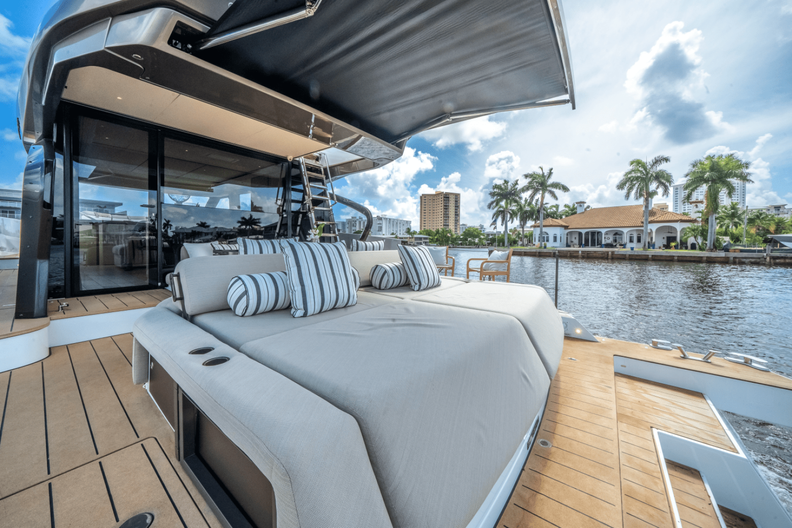 2025 Azimut Seadeck 6 - Image 16