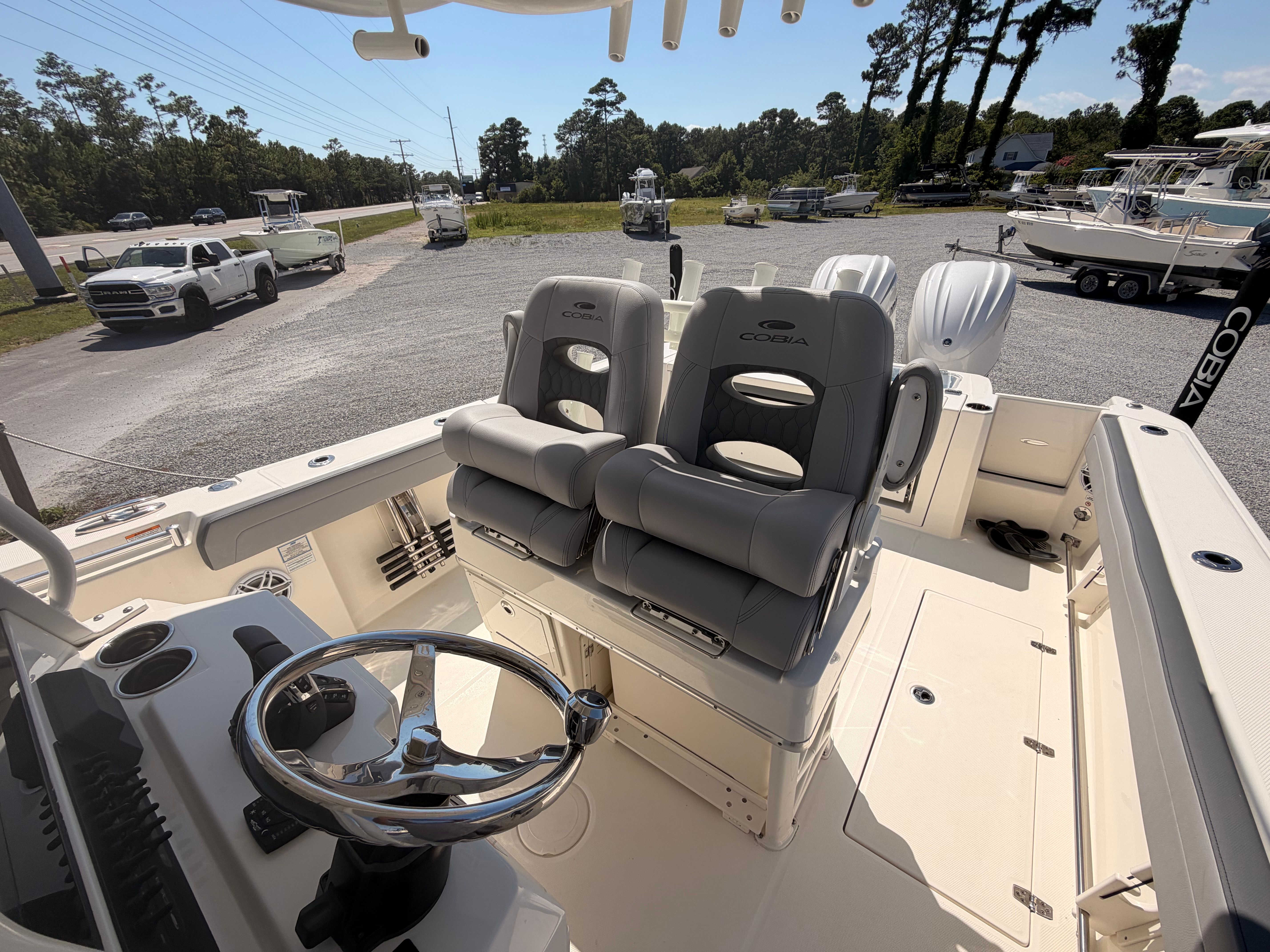 2026 Cobia 285CC - 13