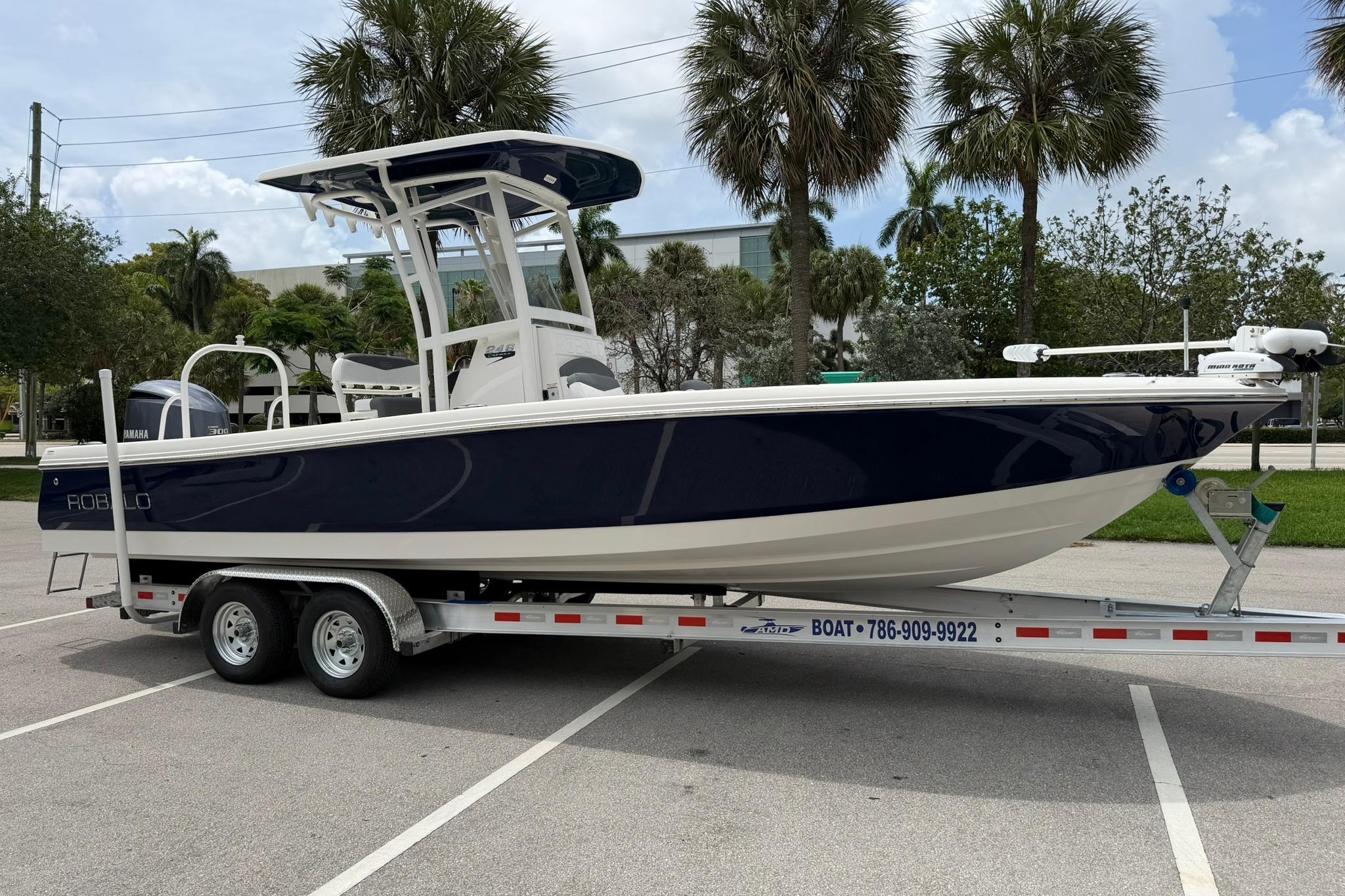 2015 Robalo 246 Cayman