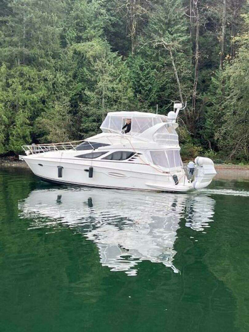 2006 Silverton 38 Sport Bridge - Image 2