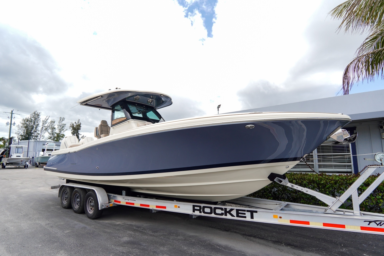 2026 Chris-Craft Catalina - Image 2
