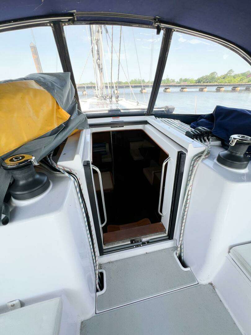 2019 Catalina 425 - Image 7