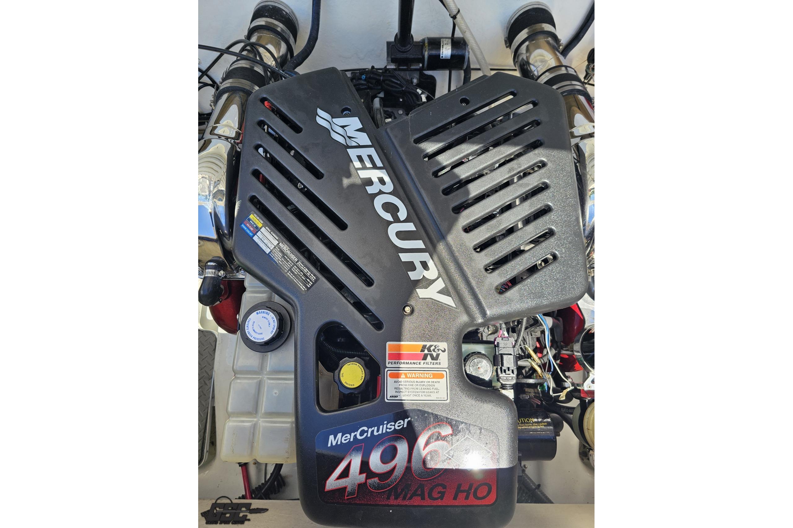 Engine of a 2005 Formula 271 FASTech boat, featuring a Mercury MerCruiser 496 MAG HO.