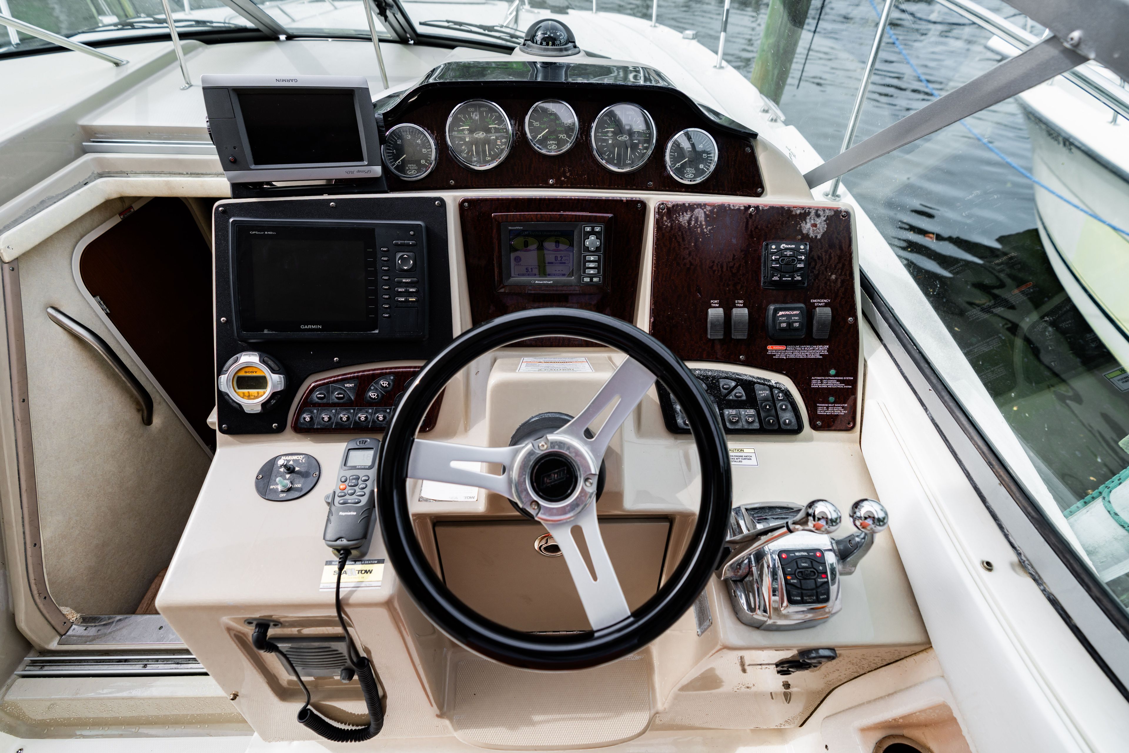 2010 Sea Ray Sundancer 330 - 44