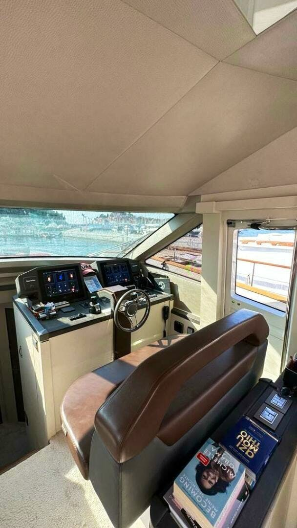2014 Custom MCY 65 - Image 11