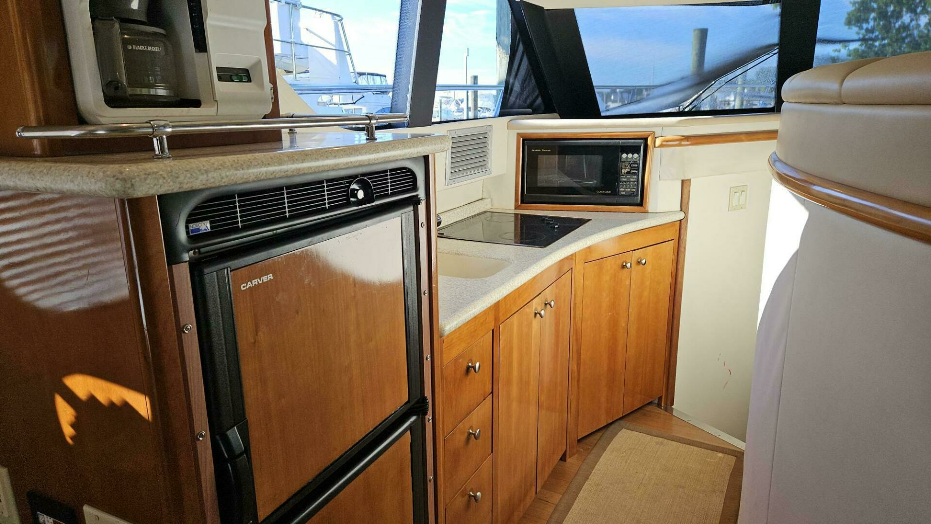 2000 Carver 450 Voyager - Image 8