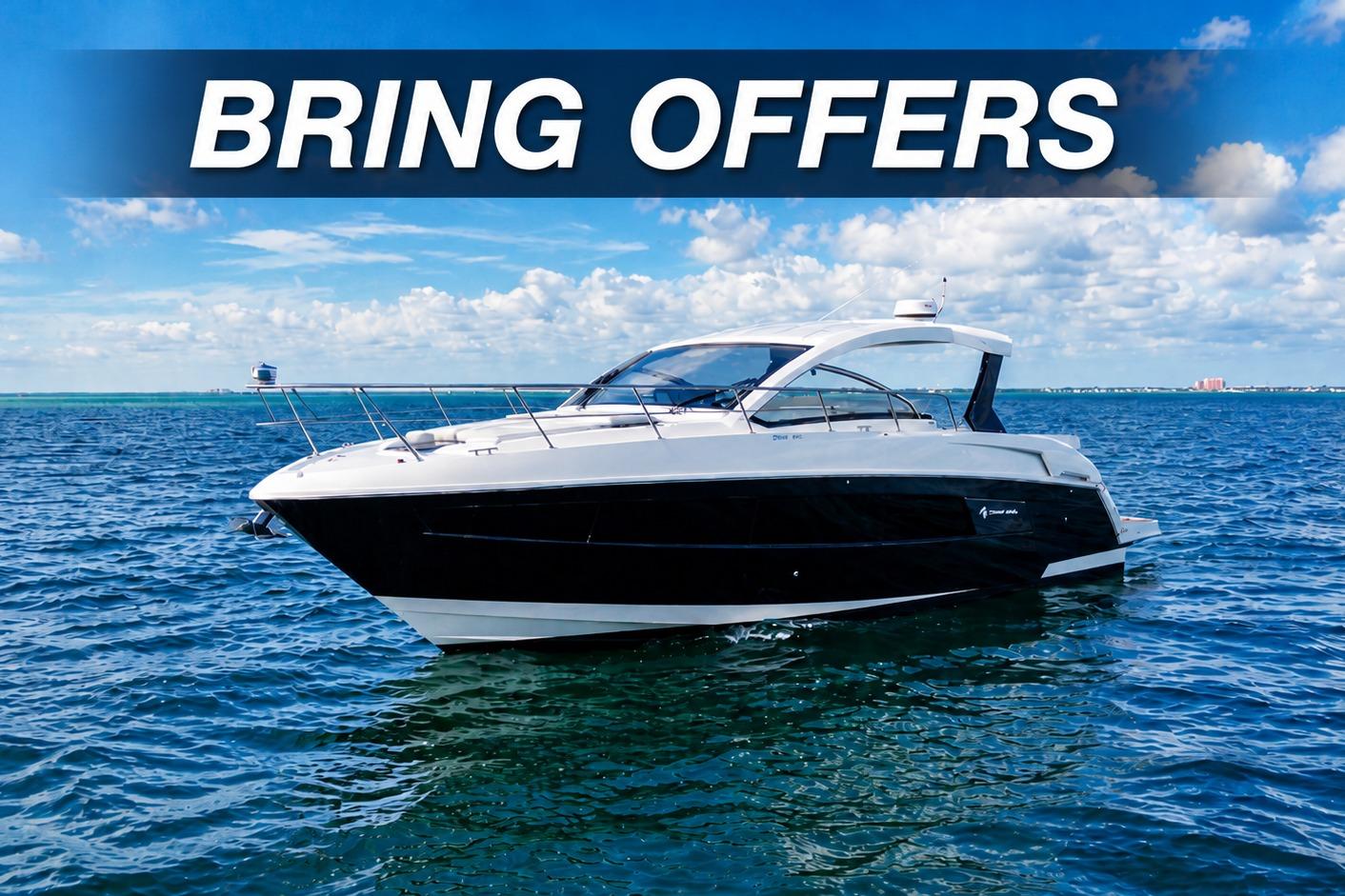 2018 Cruisers Yachts 390 Express Coupe
