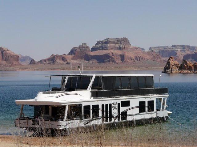 2006 Sumerset Houseboat Antelope Point Marina Seas The Day #2