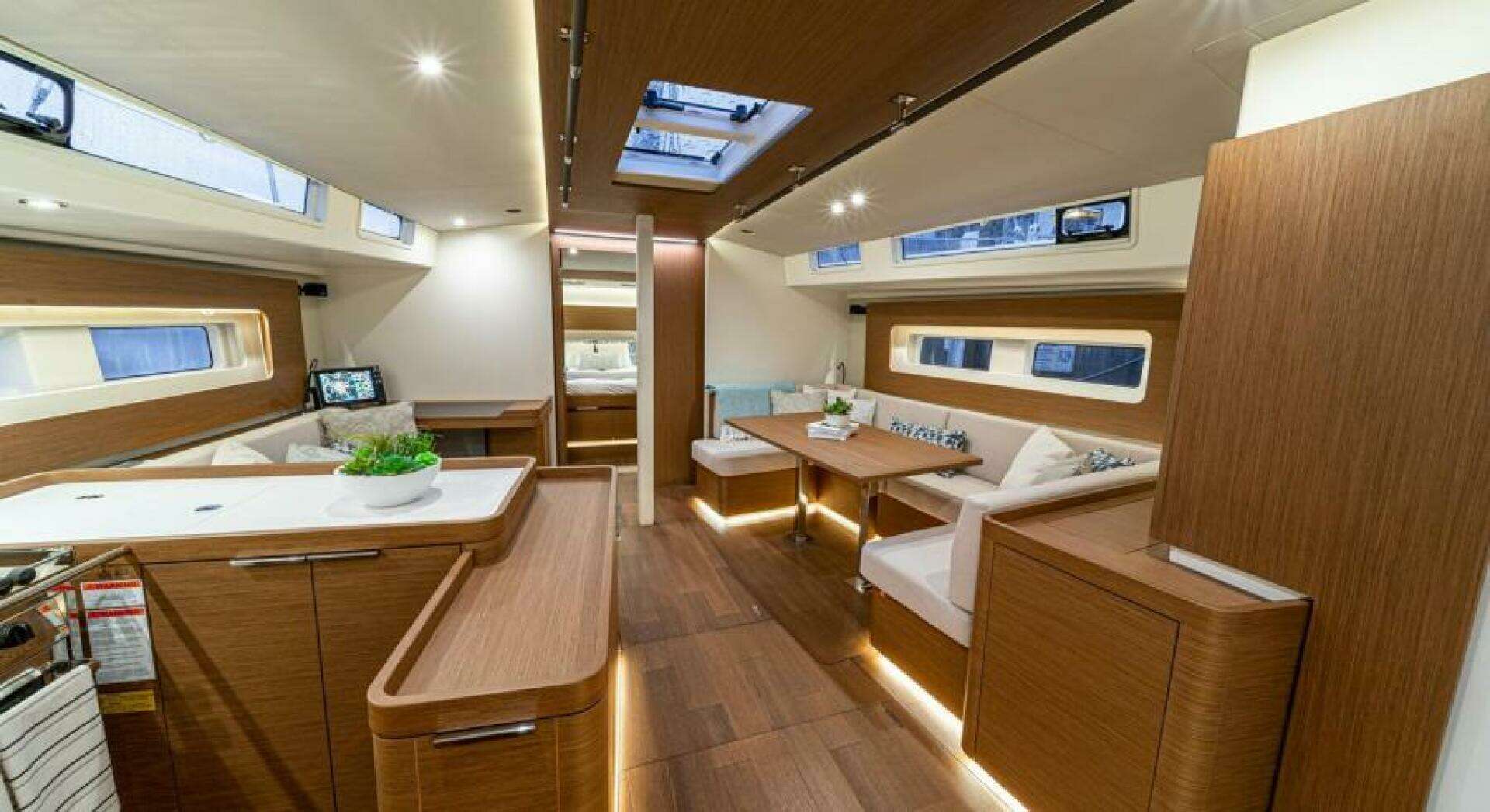 2026 Beneteau OCEANIS YACHT 54 - Image 23