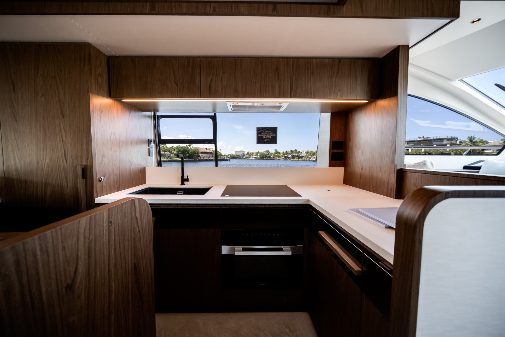 2026 Azimut Fly 72 - Image 37