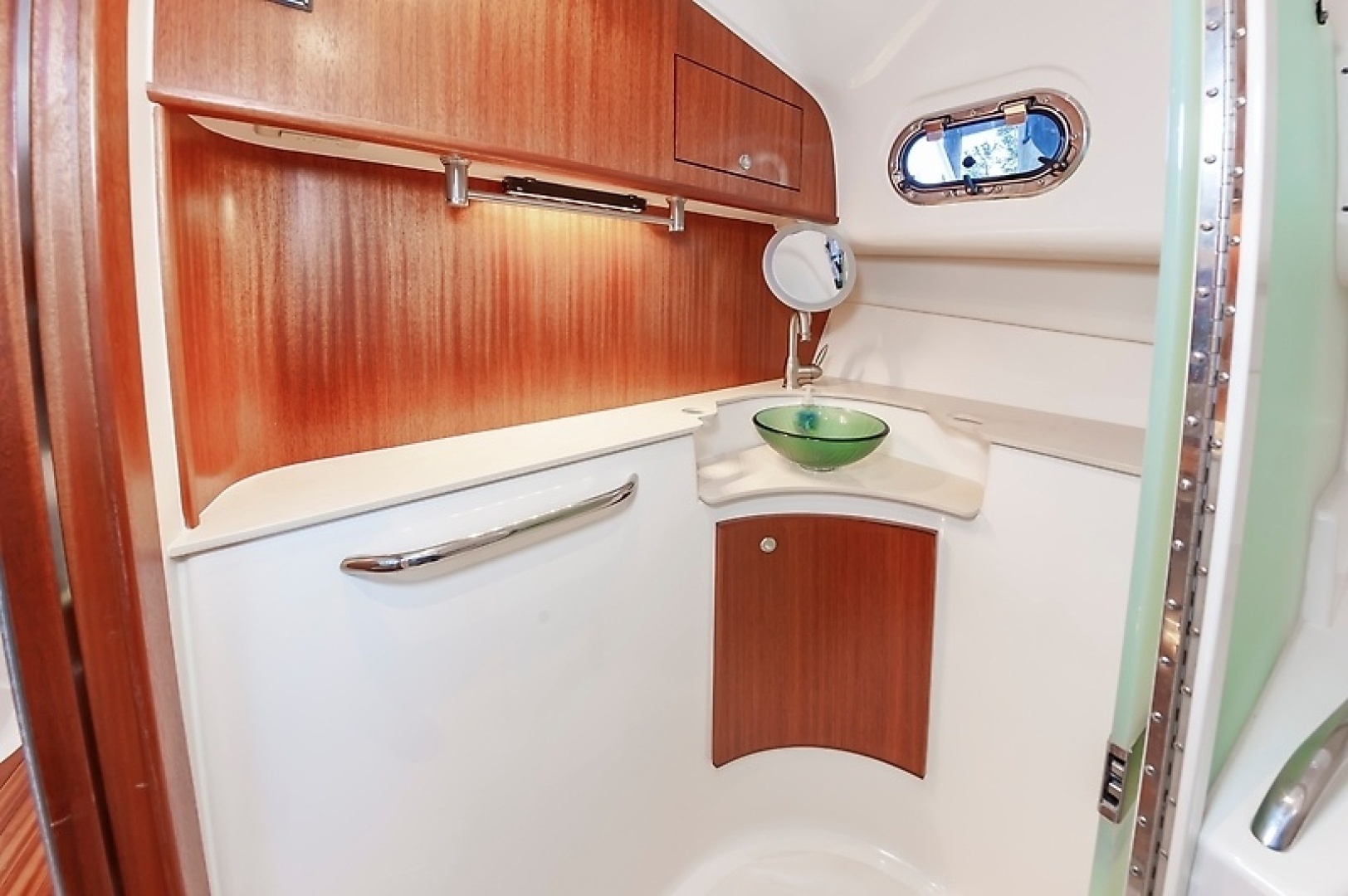 2015 Pursuit 385 OS - Image 42