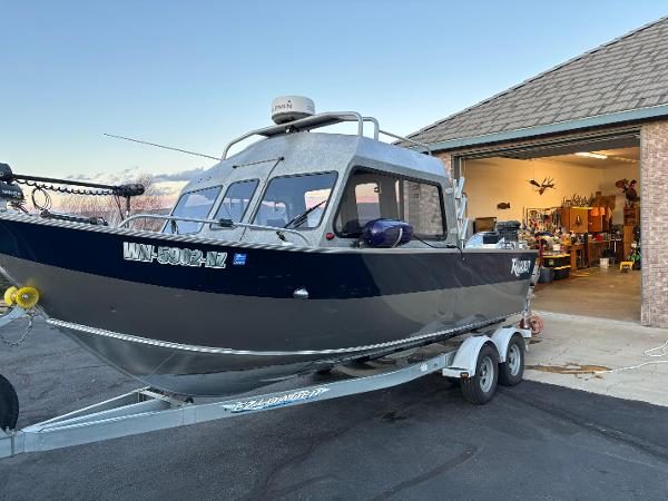 2010 Raider 2284 Sea Raider Hardtop