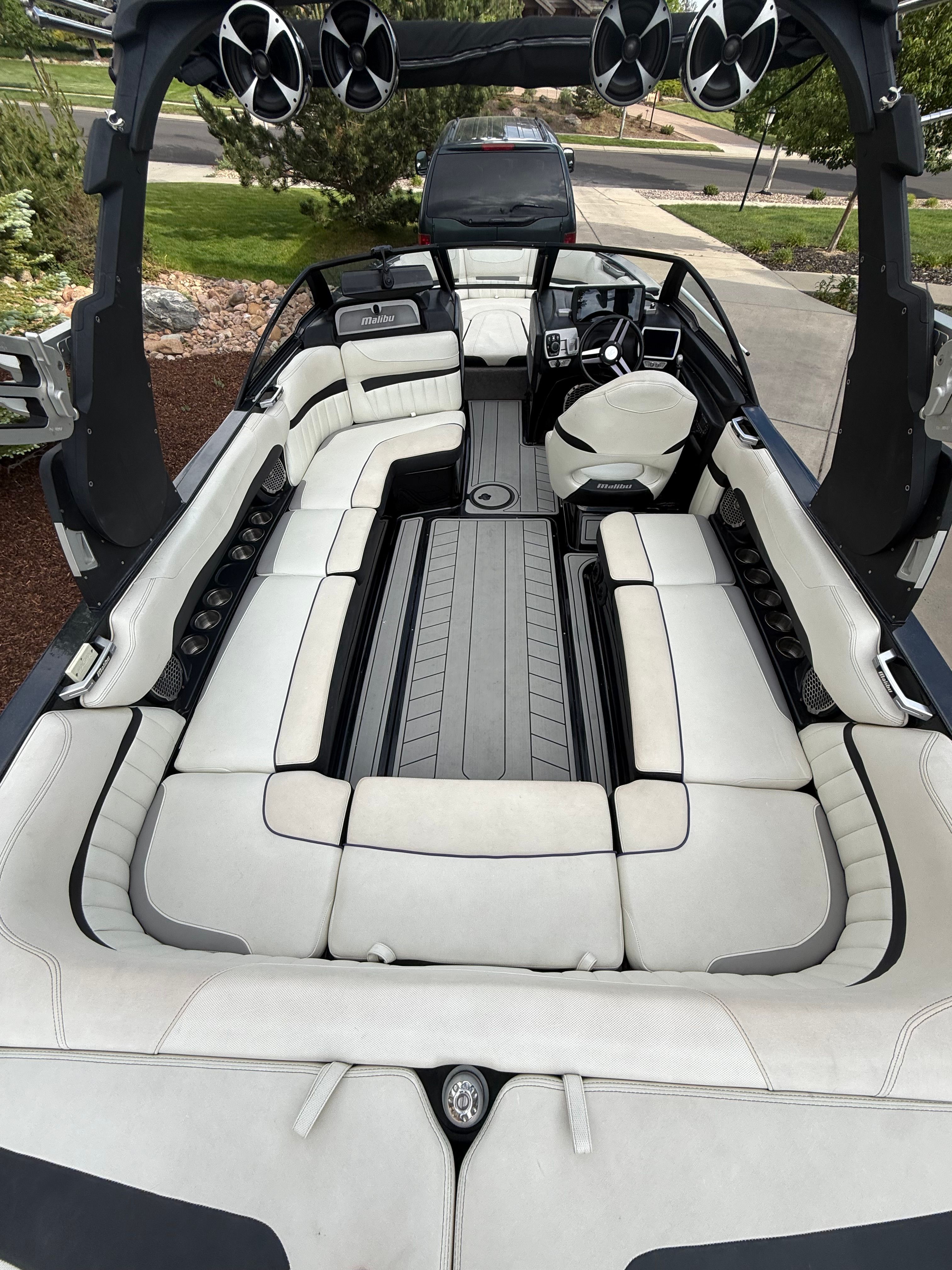 2016 Malibu Wakesetter 24 MXZ - 8
