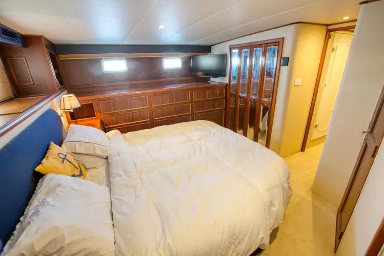 1981 Hatteras 56 Motor Yacht - Image 51