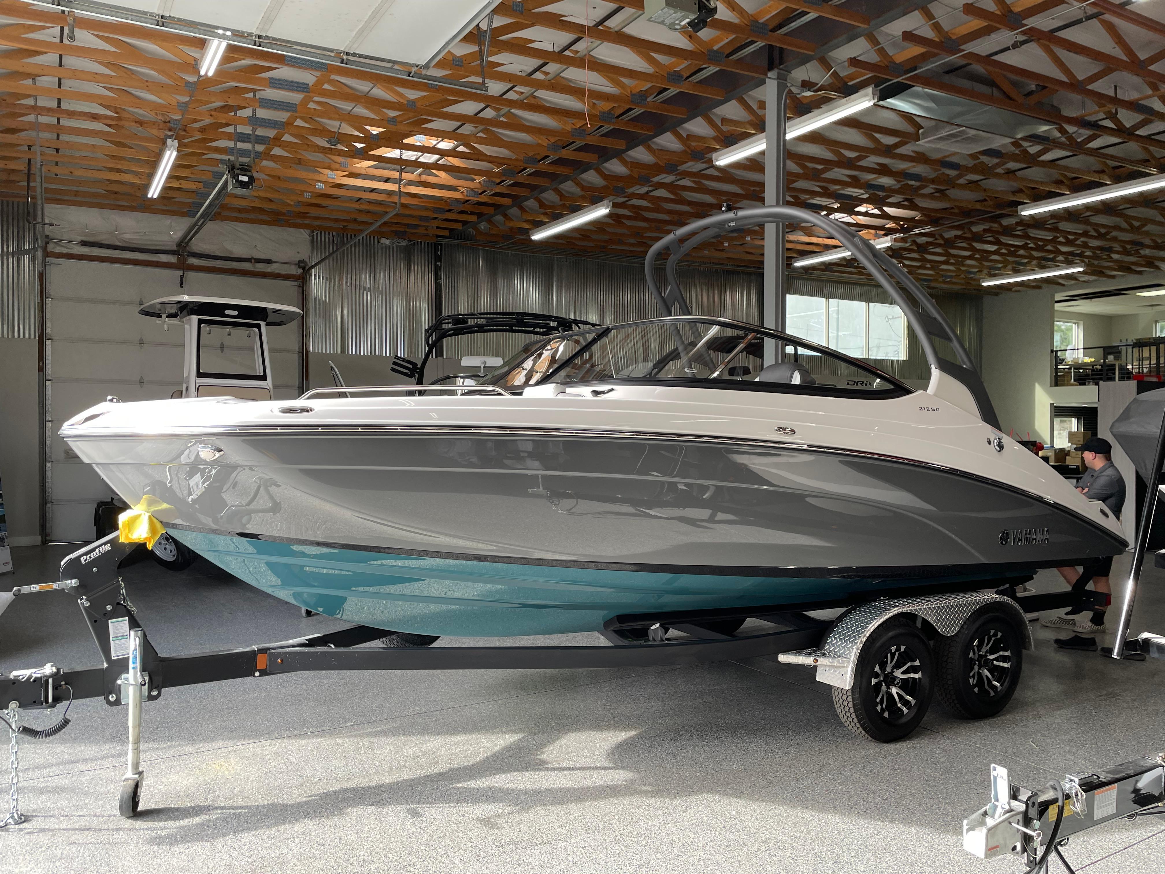 2022 Yamaha Boats 212SD - 2