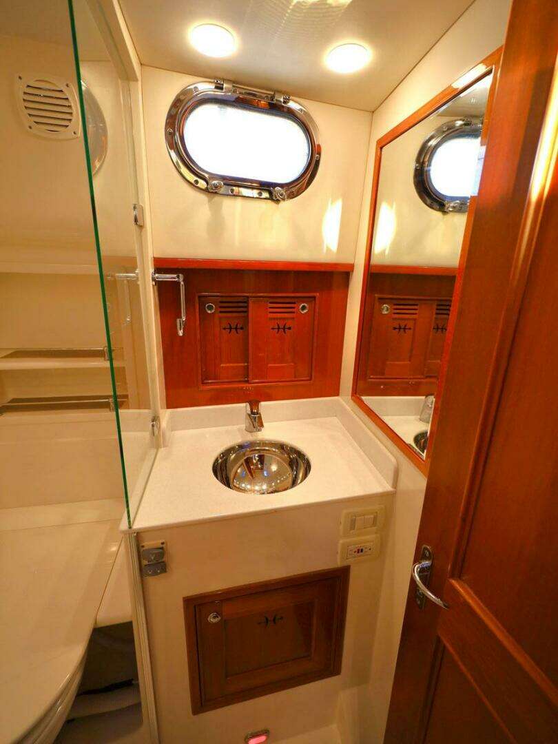 2014 Hunt Yachts — - Image 33