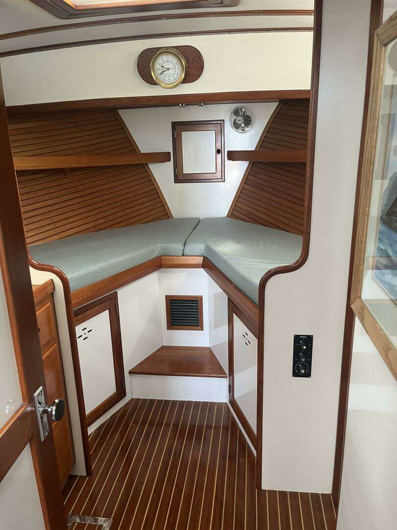 1986 Wilbur Flybridge Cruiser - Image 22