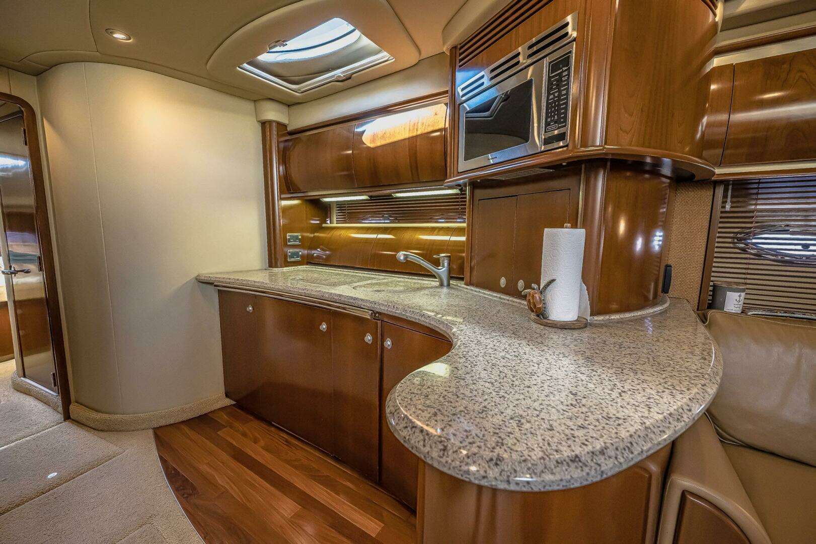 2005 Sea Ray 500 Sundancer - Image 32