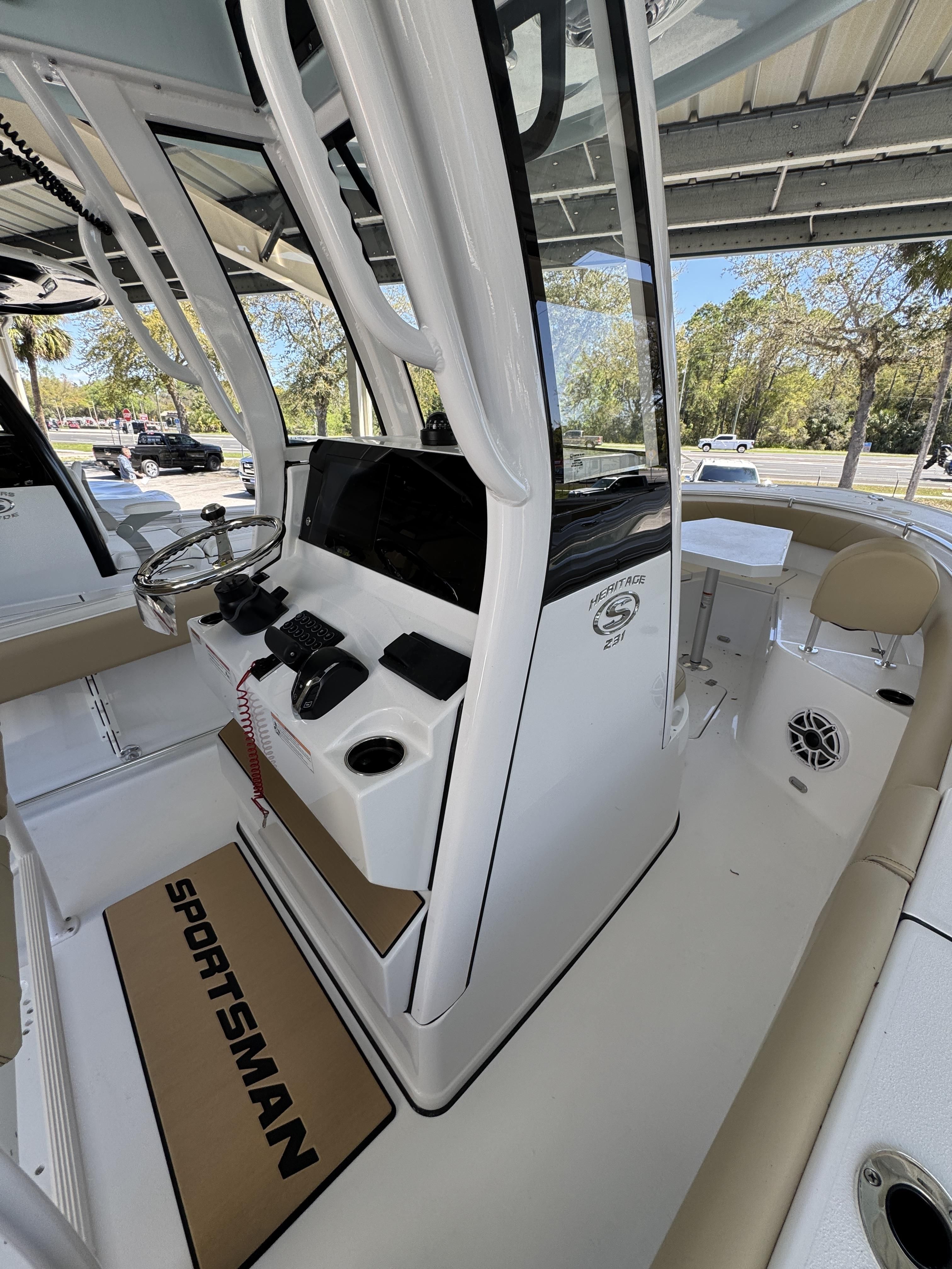 2026 Sportsman Heritage 231 Center Console - 34
