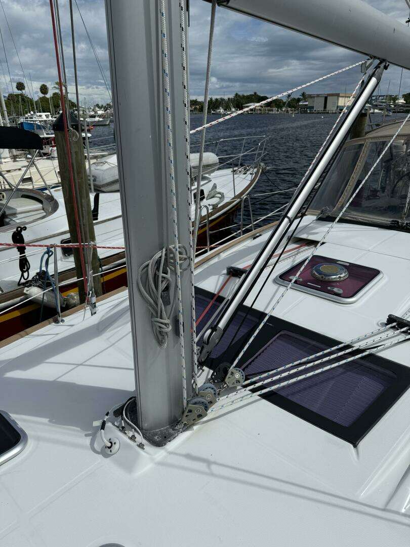 2012 Beneteau 43 - Image 13