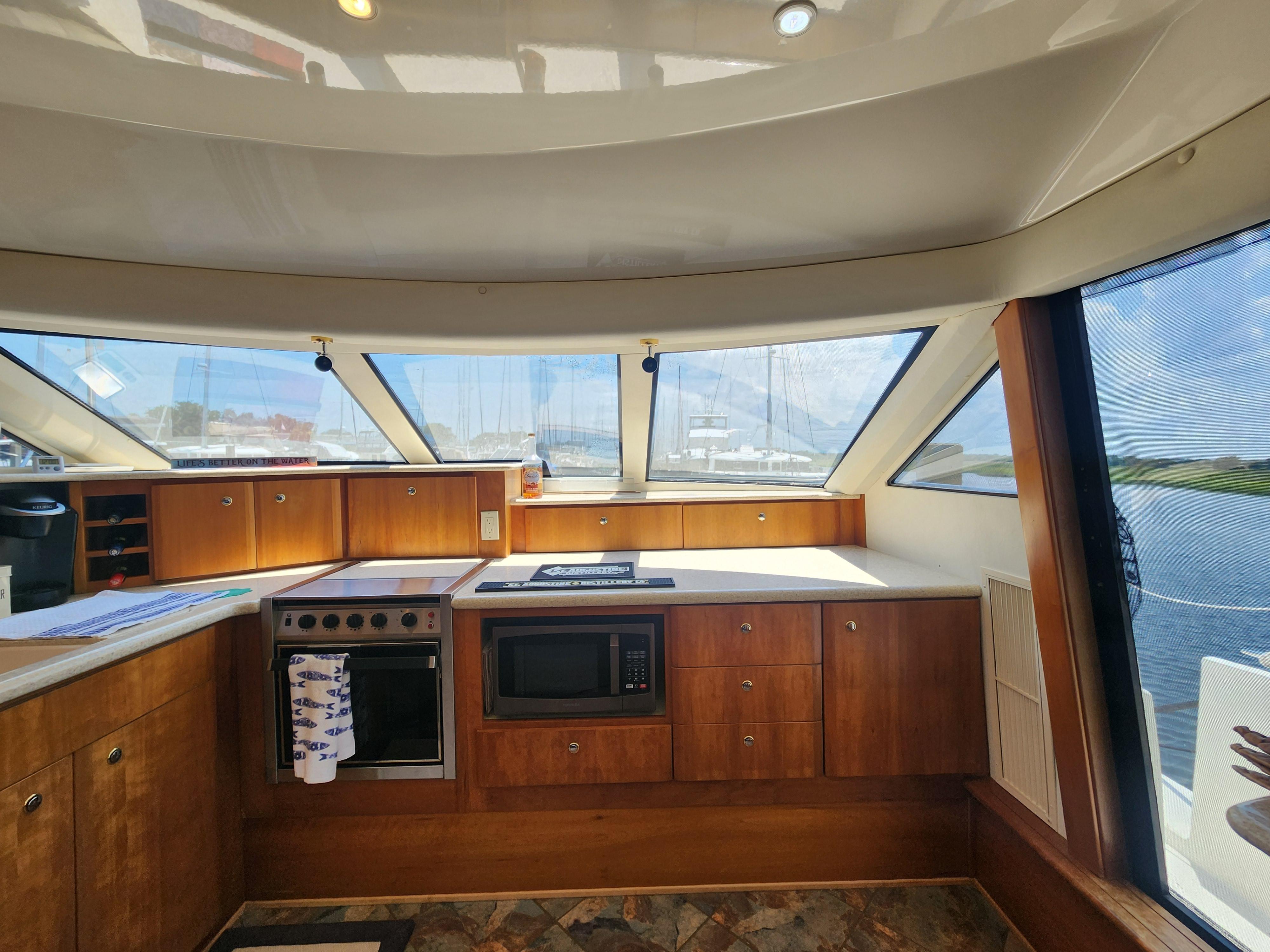 2000 Silverton 453 Motor Yacht - 51