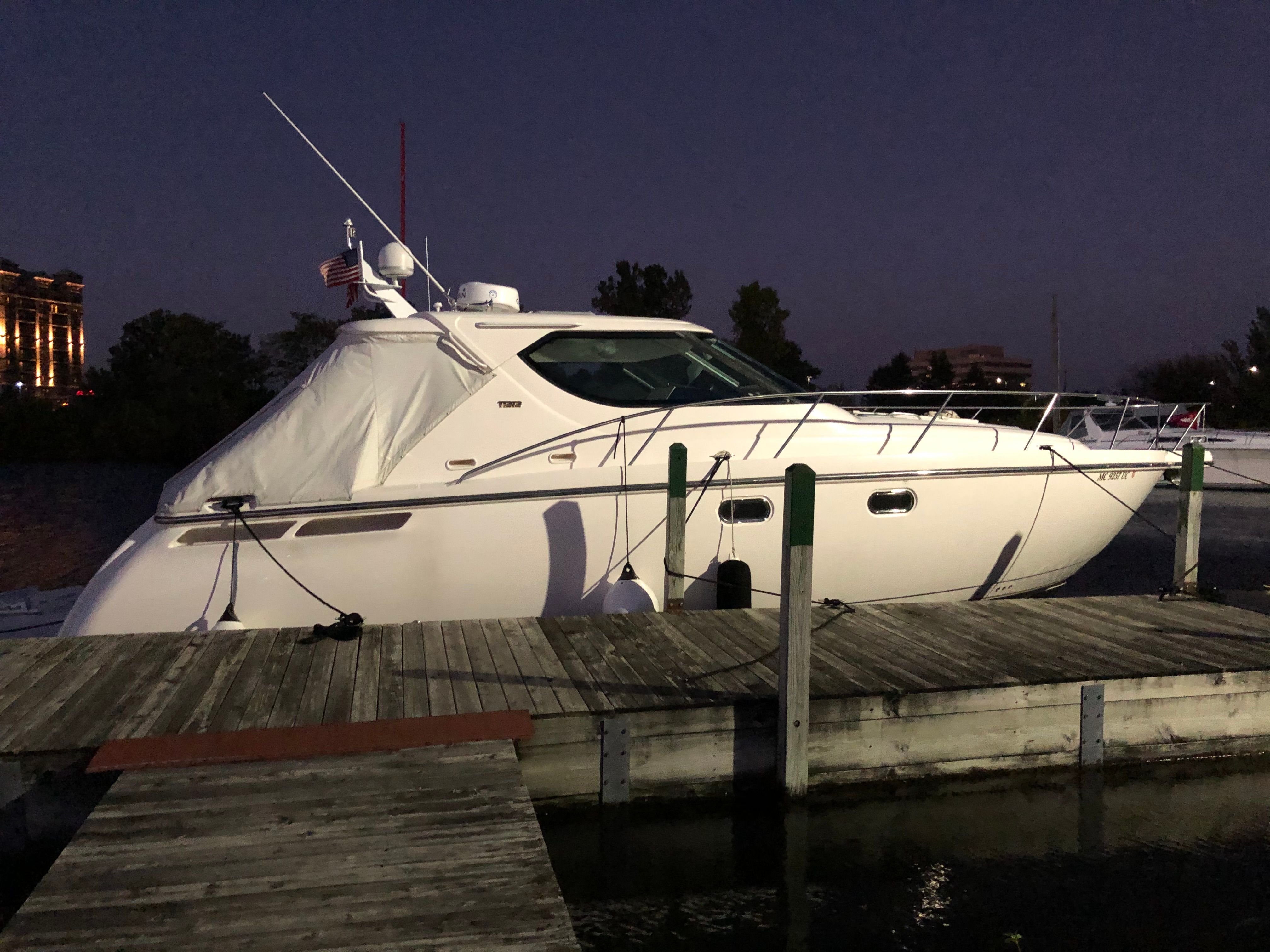 2009 Tiara Yachts 4300 Sovran - 4