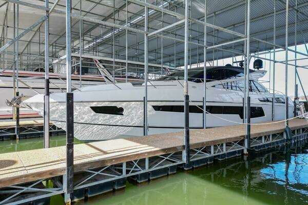 2015 Sunseeker Predator 68
