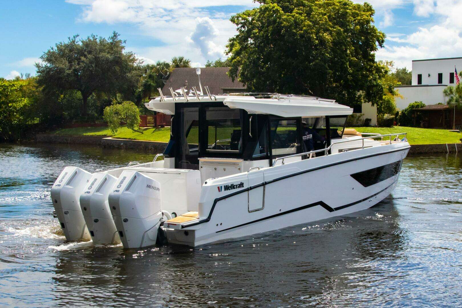 2025 Wellcraft 38 Explorer - Image 10