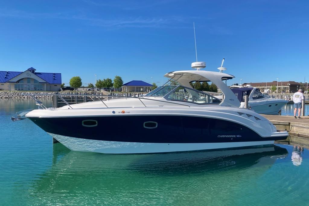 2015 Chaparral 330 Signature