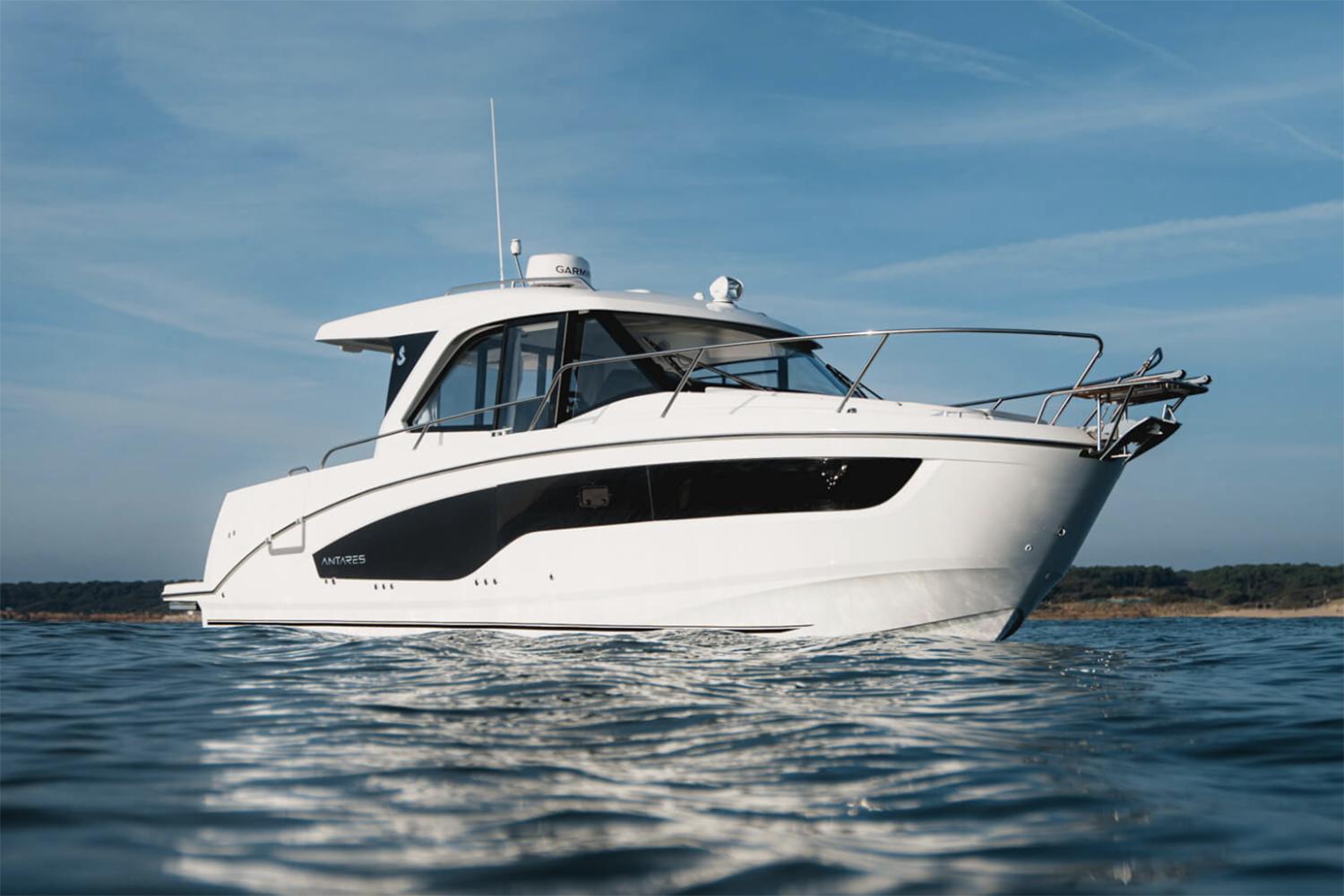 2025 Beneteau Antares 9