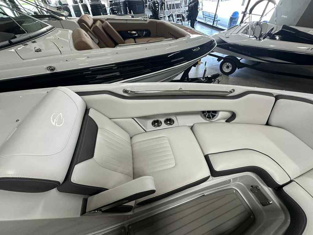 2025 Crownline 270 SS - 6