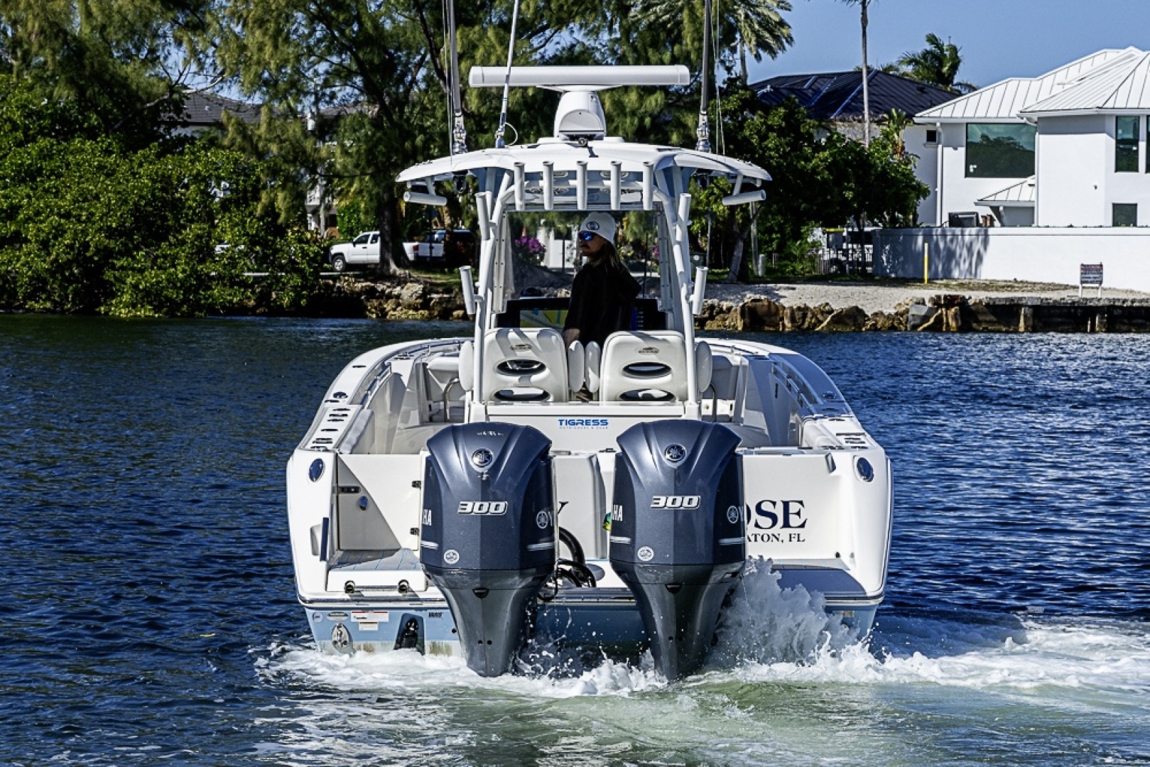2021 Cobia 320 CC - Image 34
