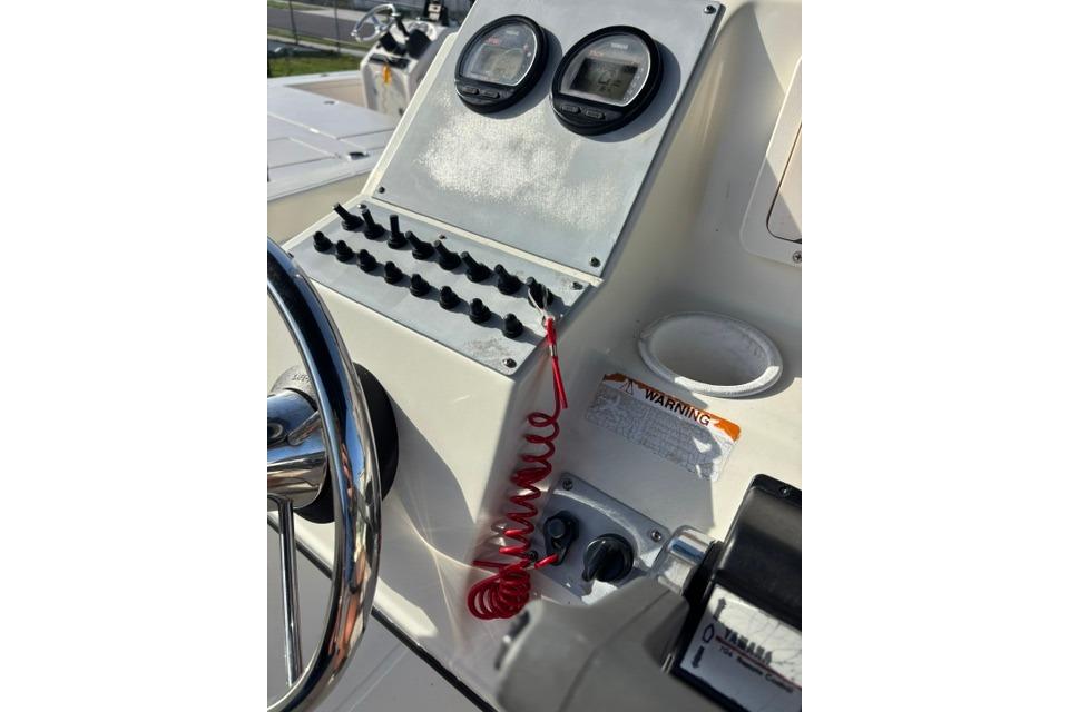 2005 Hydra-Sports Lightning 180 CC boat dashboard with gauges and controls.