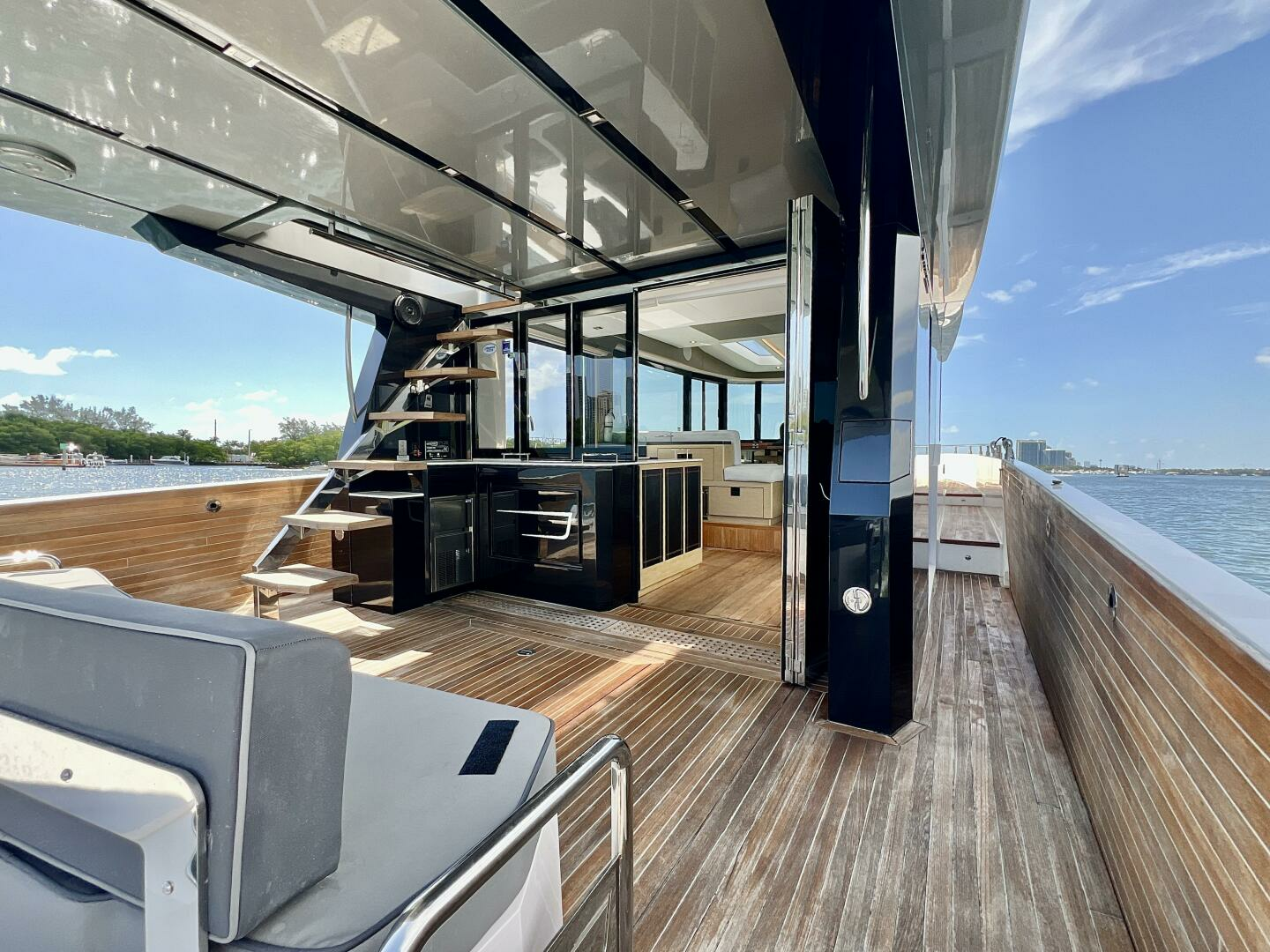 2022 Okean Flybridge 50 - Image 8