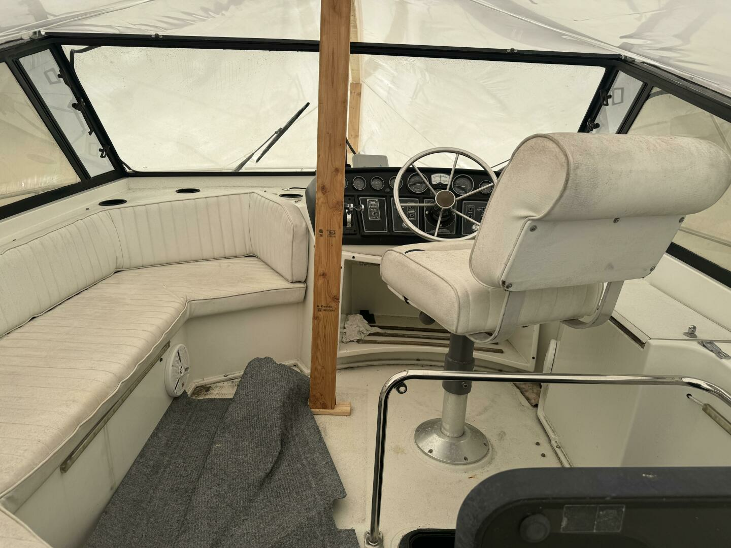 1990 Carver Mariner 3297 - Image 3