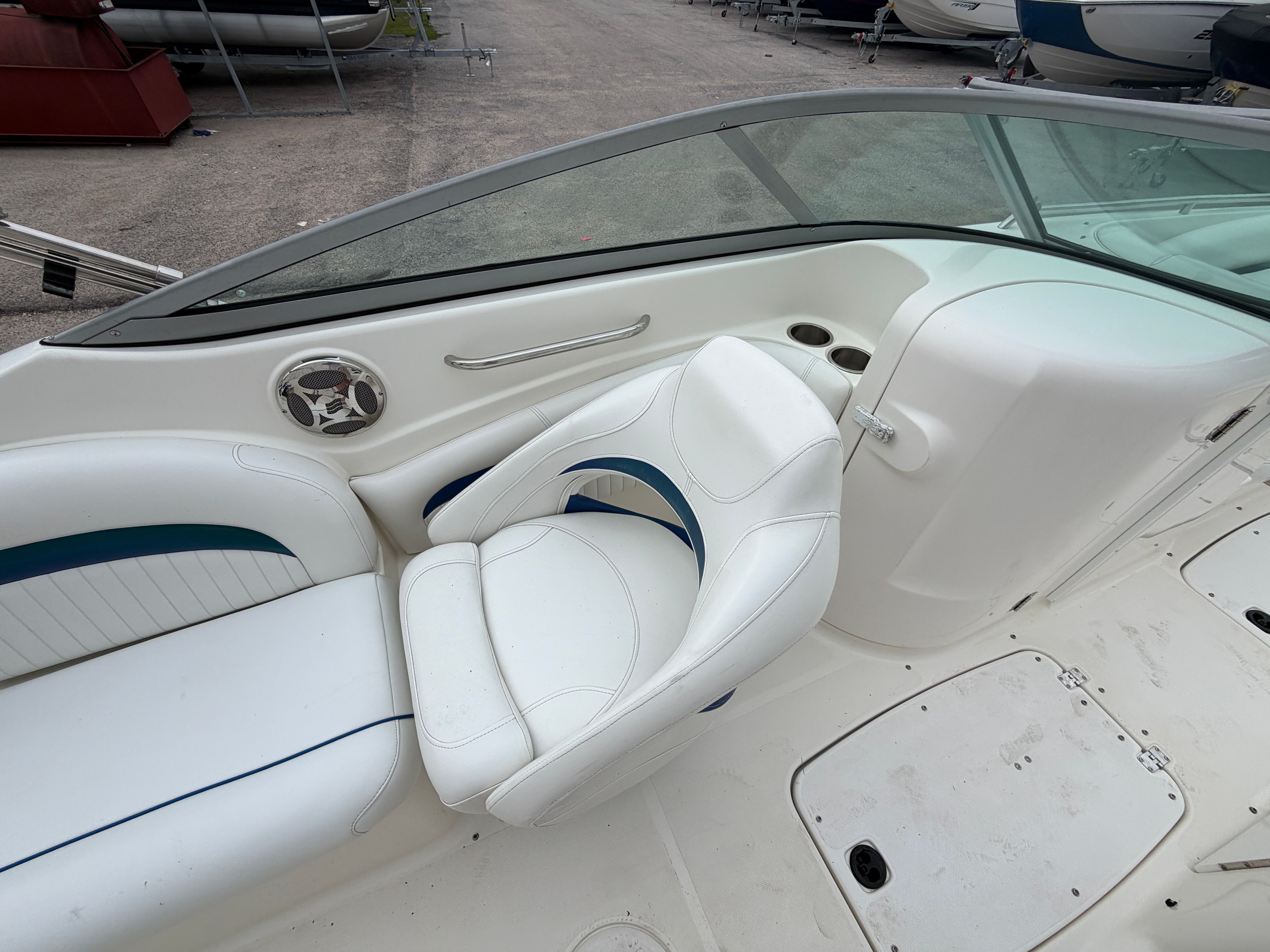 2012 HURRICANE 2600 FD - Image 12