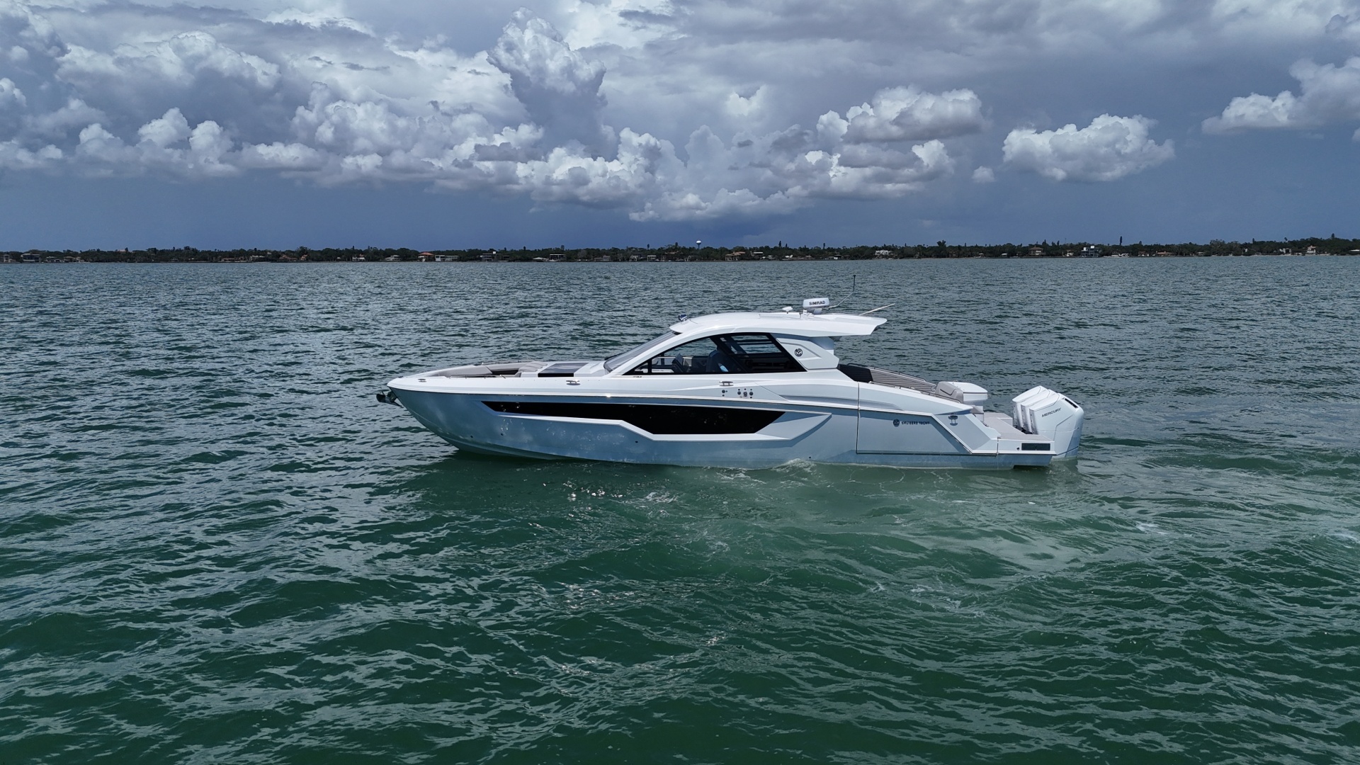 2026 Cruisers Yachts 50GLS OB - Image 2