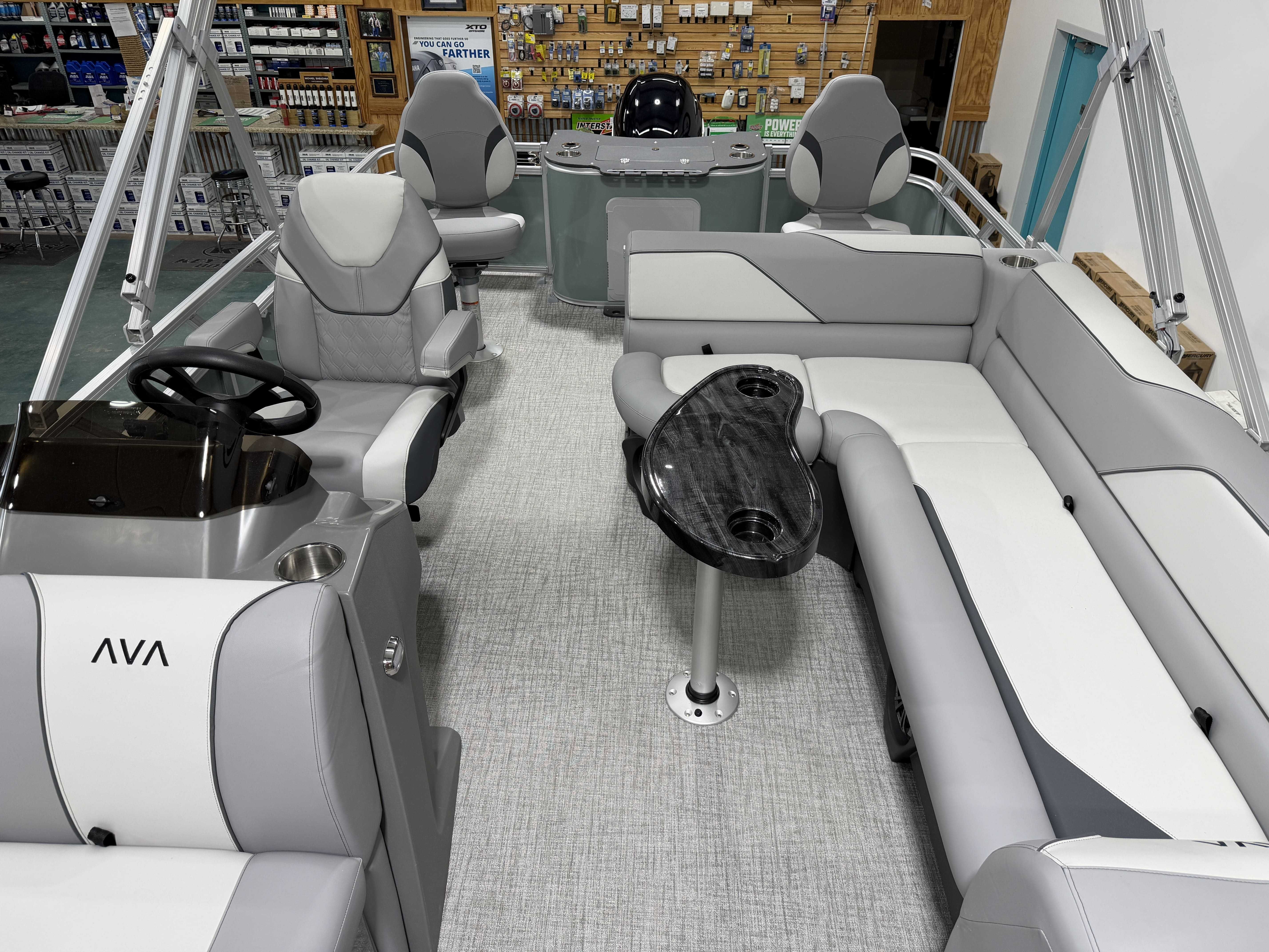 2026 Avalon Venture 85 Rear Fish - 21' - 10