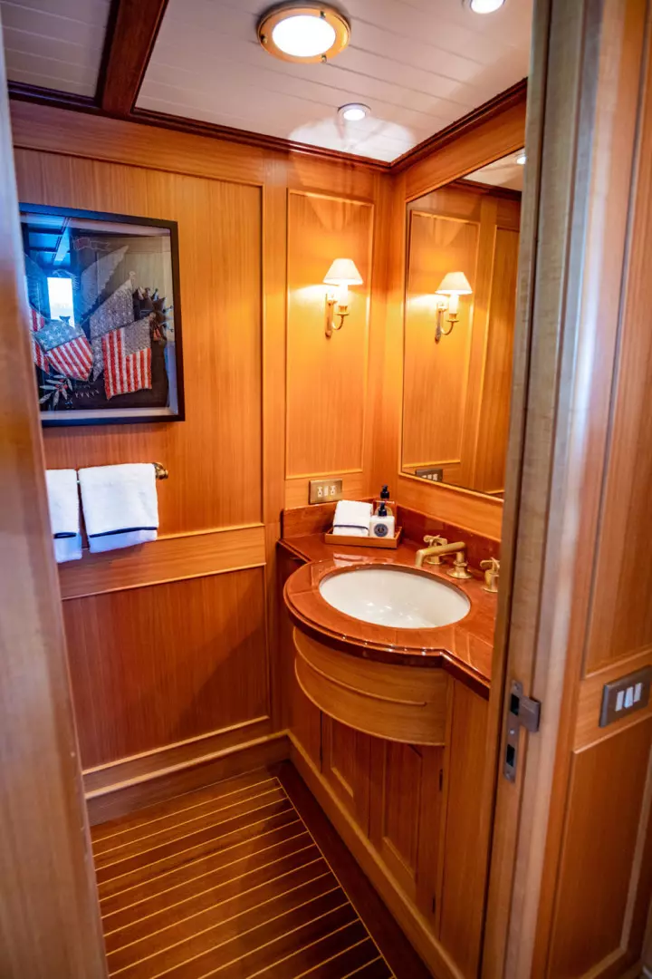 1999 Palmer Johnson Motor Yacht - Image 12
