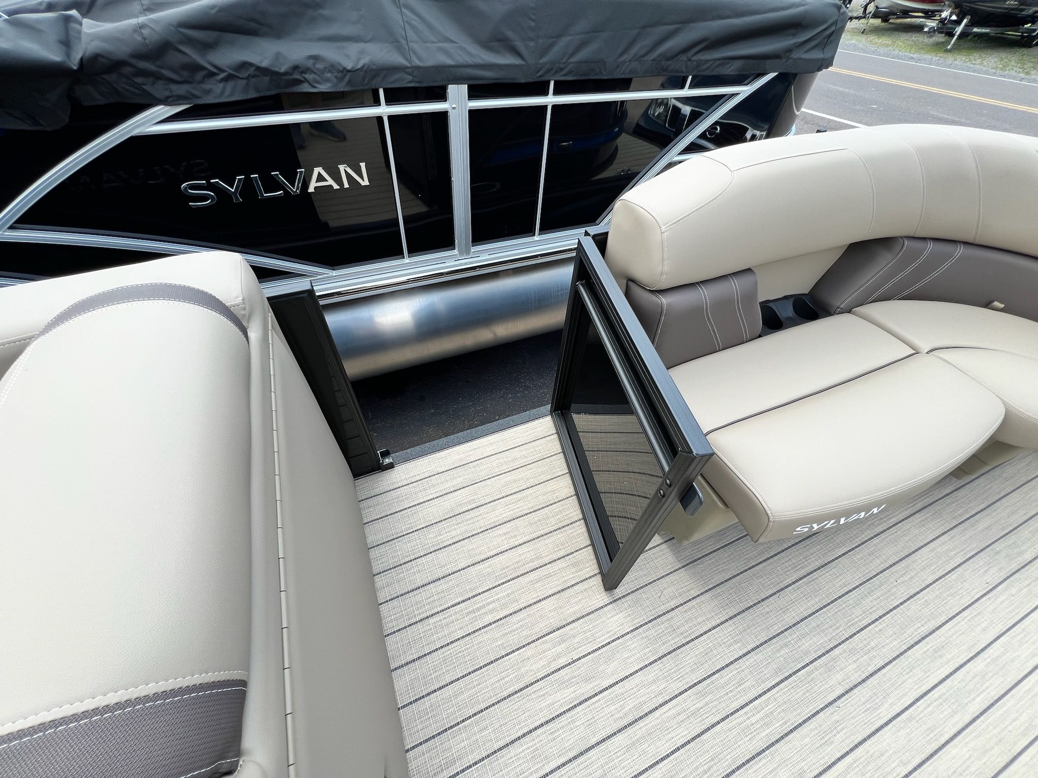 2026 Sylvan Mirage 8520 Cruise - 29