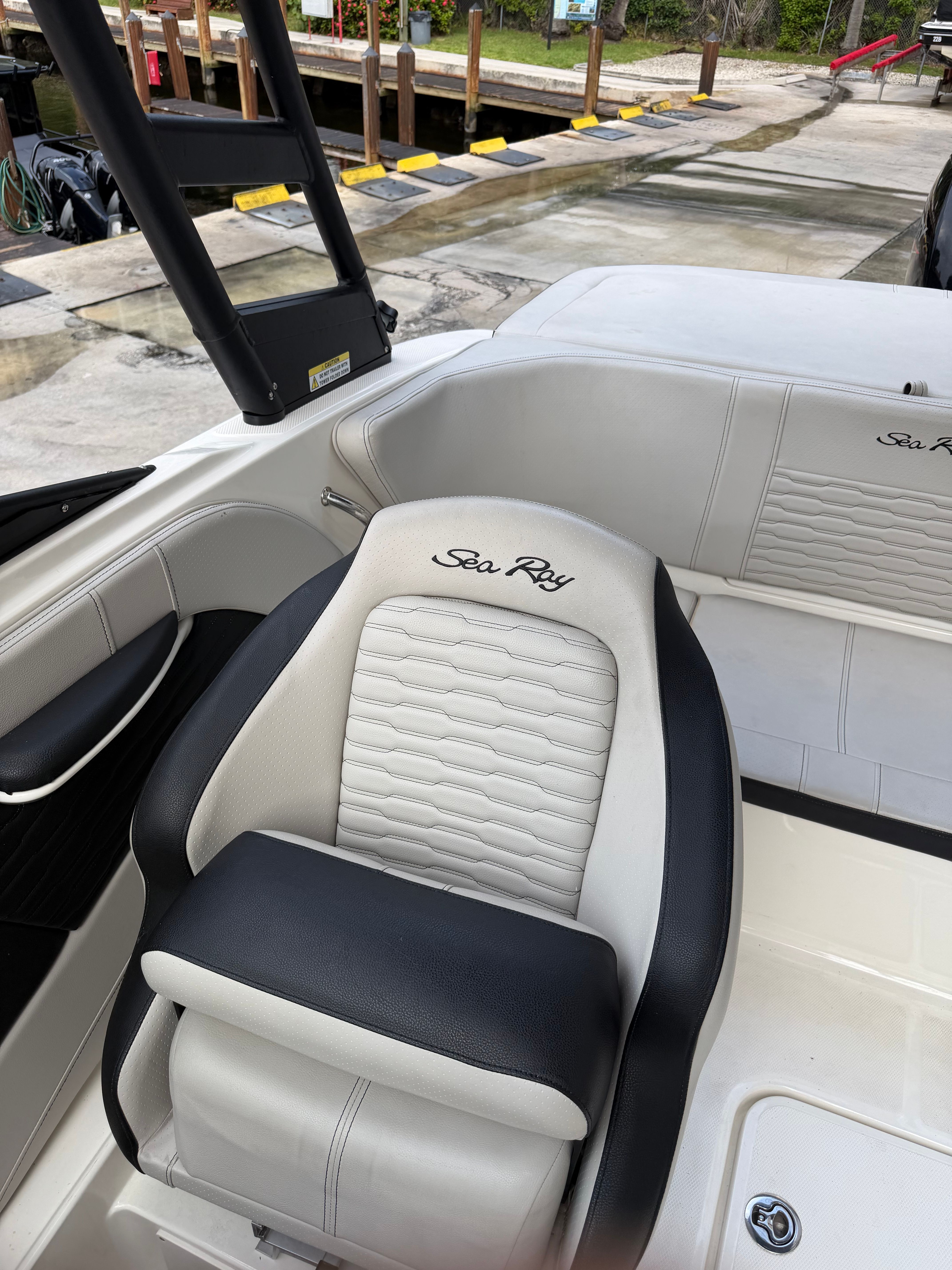 2023 Sea Ray SPX 190 Outboard - 12