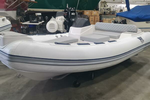 2023 Tiger Marine 400 Protender