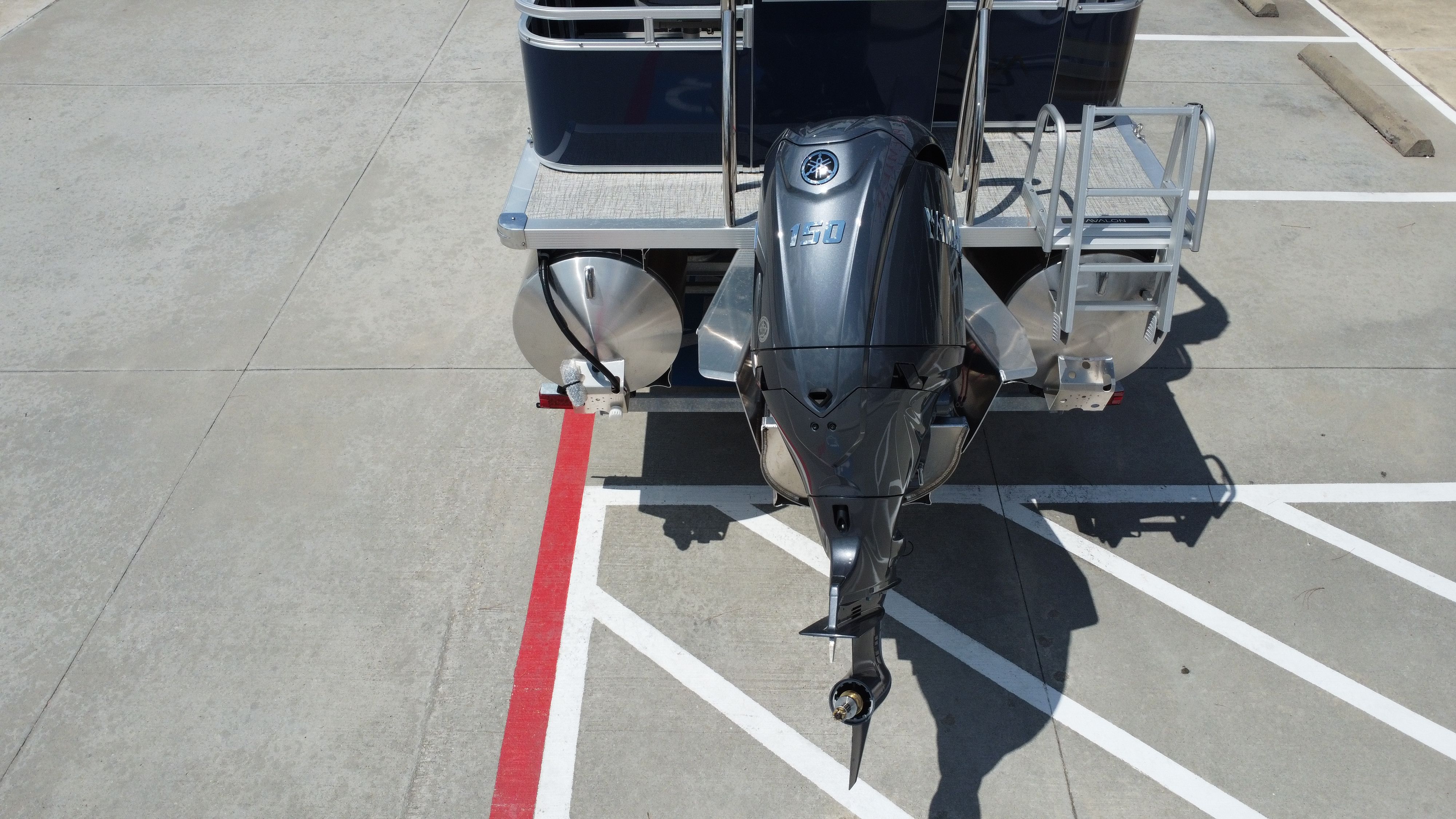 2026 Avalon Venture Rear Fish - 21' - 23